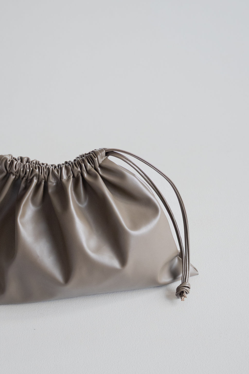 Nazla Drawstring Bag - Olive