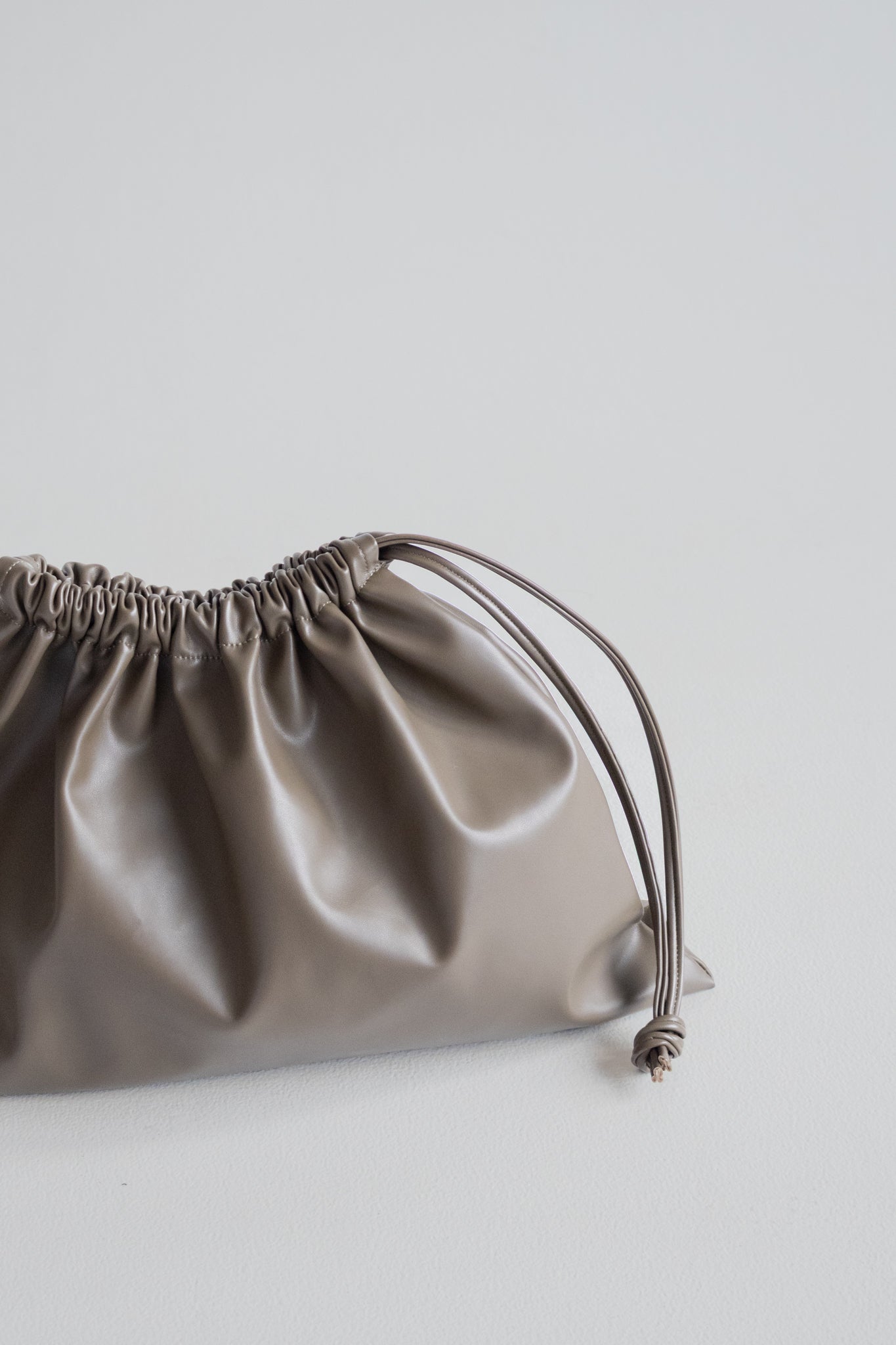 Nazla Drawstring Bag - Olive