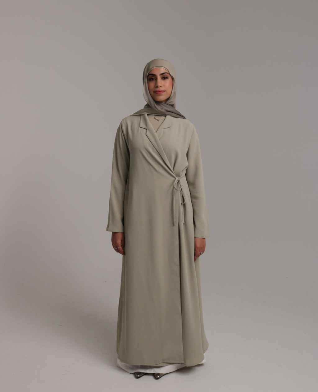 Blazer Tie Abaya - Oyster