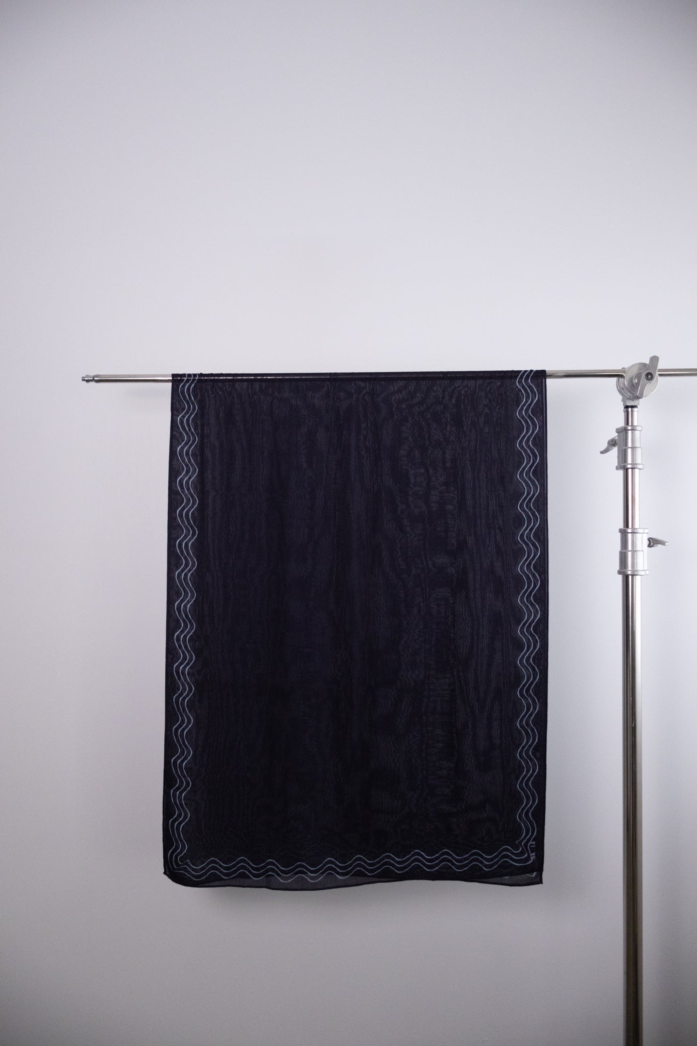 Midnight wave Border print