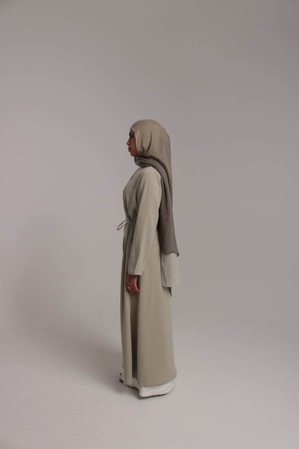 Blazer Tie Abaya - Oyster